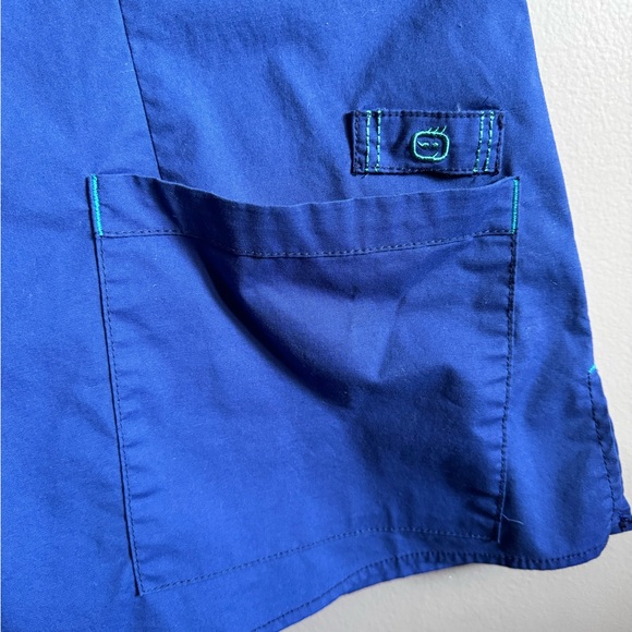 Wonderwink royal blue Scrub Top Size 2xl - Picture 4 of 5